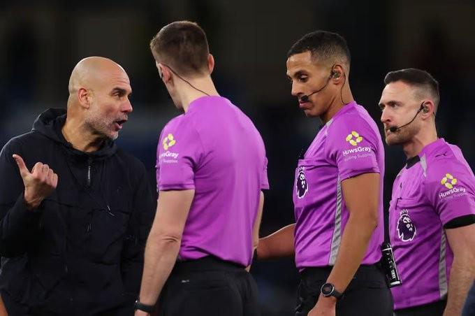 yl23455永利官网-记者：曼城vs狼队主裁未被取消英超执法资格，按计划执法英冠